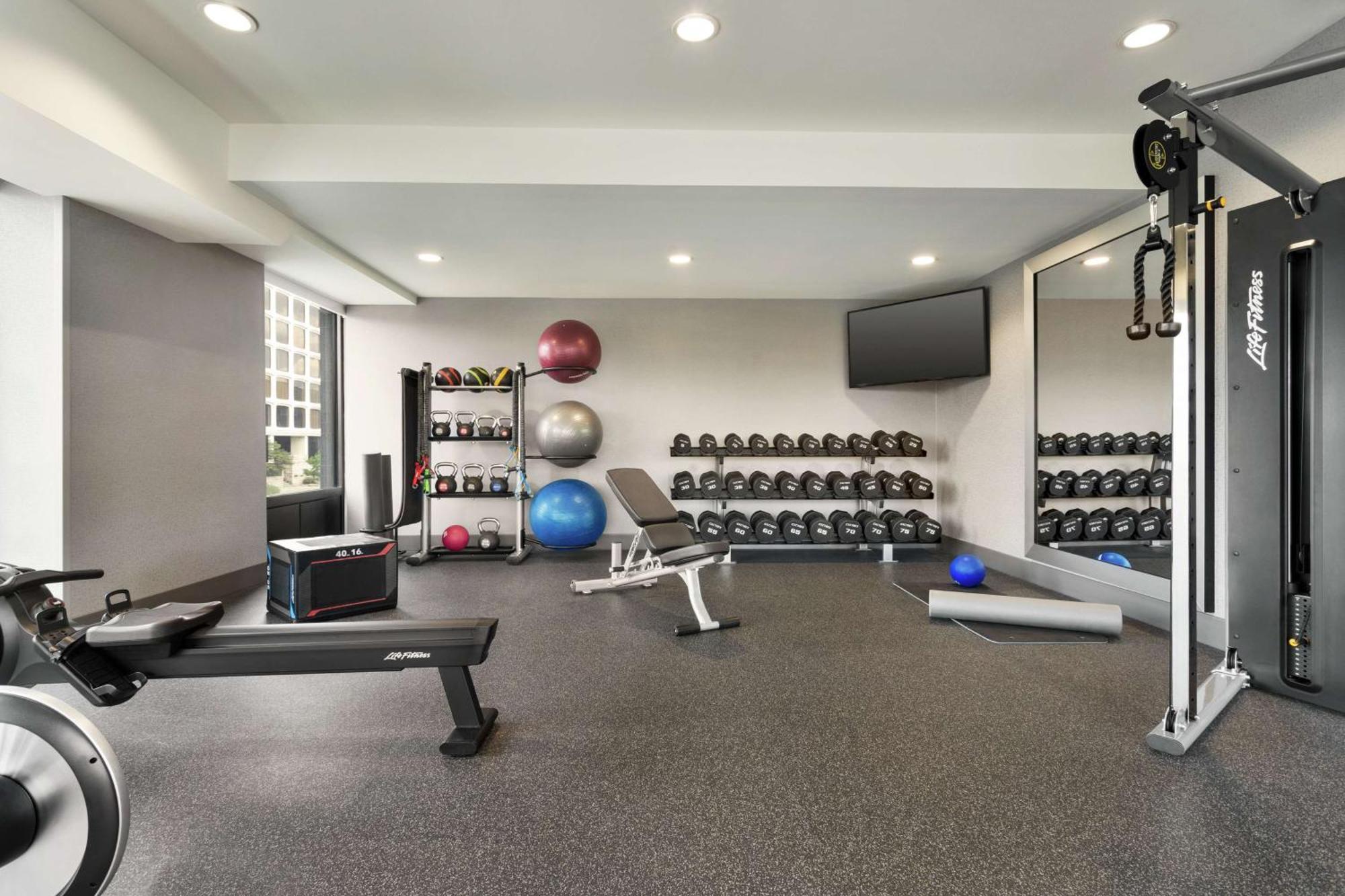Home2 Suites By Hilton Minneapolis University Area Exteriör bild